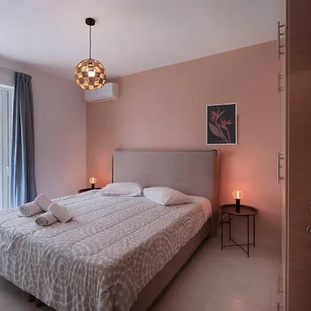 Pagrati Cozy In